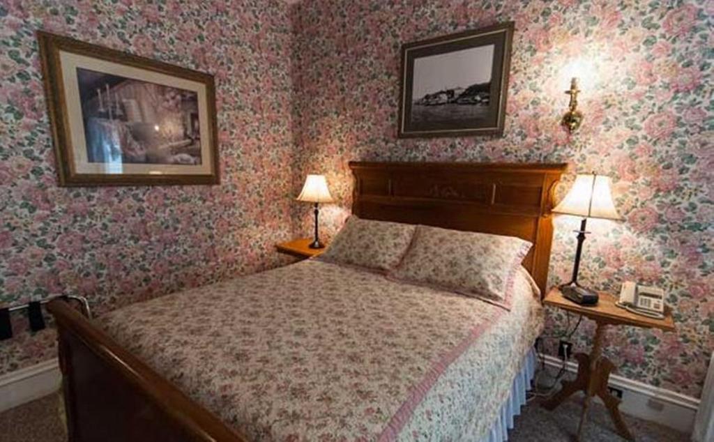 Carriage House Inn Фредериктон Номер фото