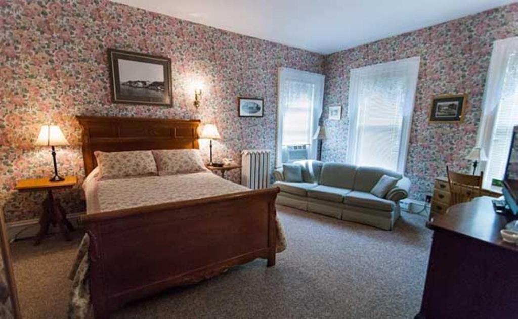 Carriage House Inn Фредериктон Номер фото